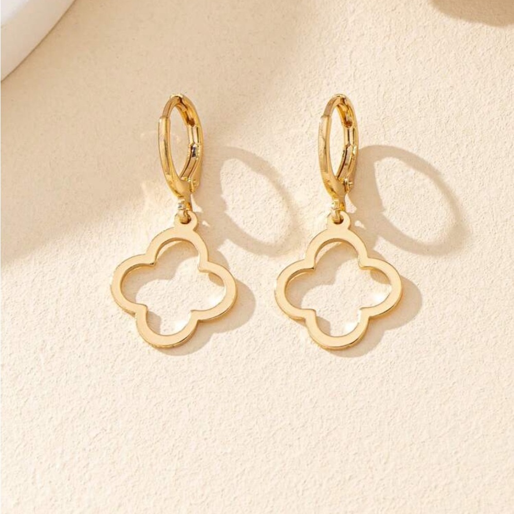 Gold Clover Dangling Earrings